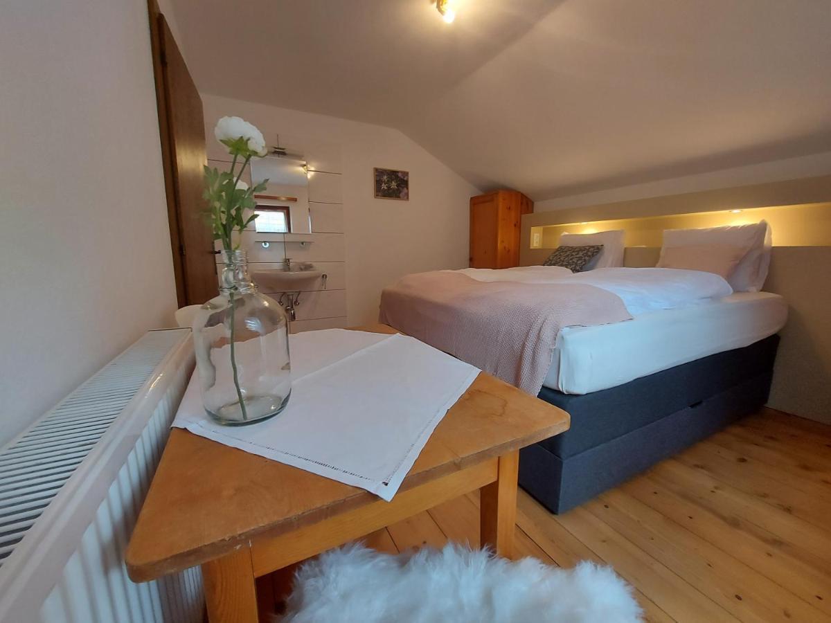 Zum Schneider Bed & Breakfast Finkenberg Luaran gambar