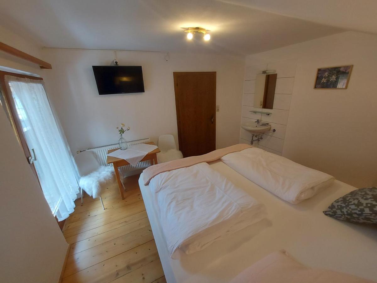 Zum Schneider Bed & Breakfast Finkenberg Luaran gambar