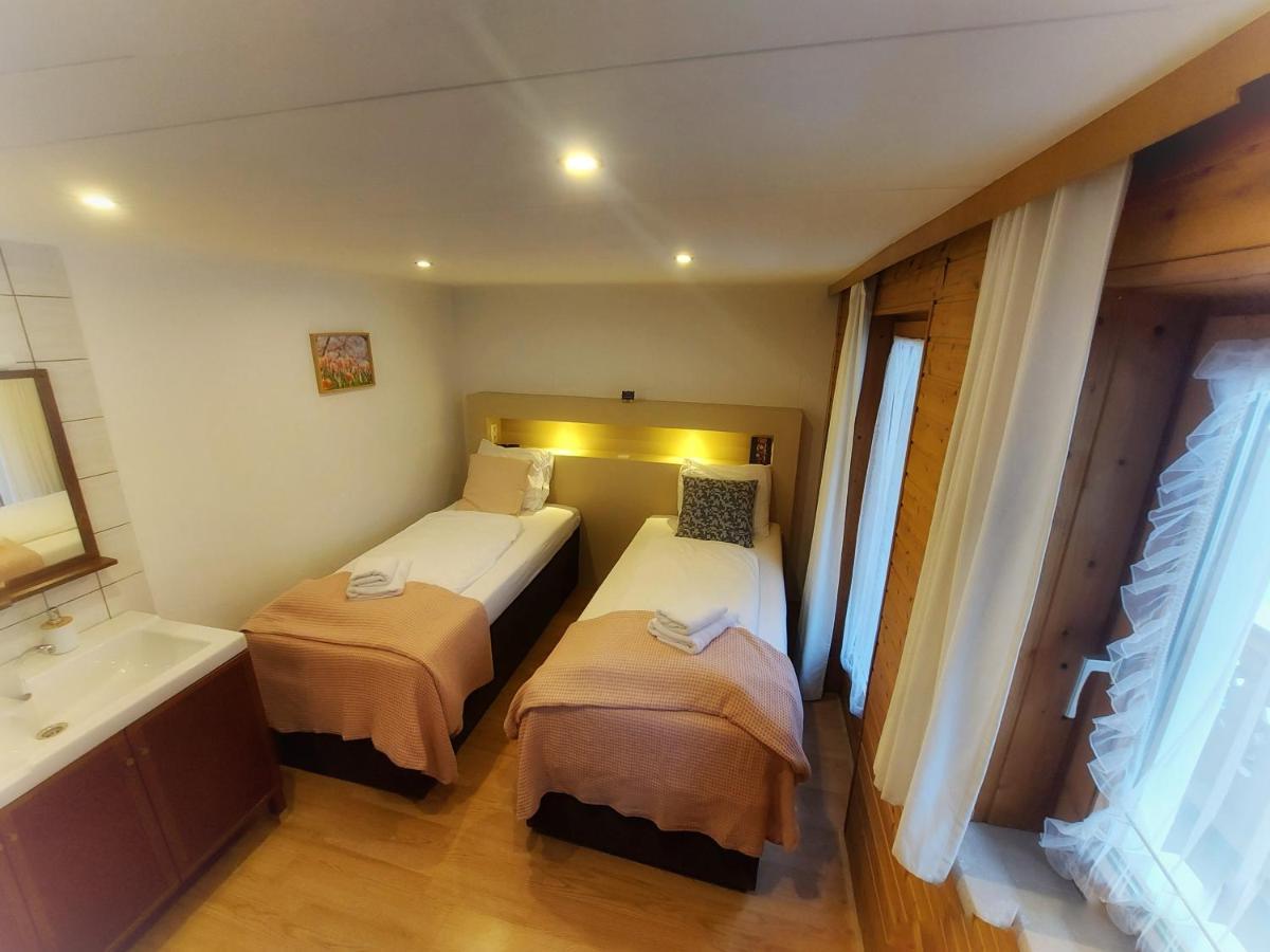 Zum Schneider Bed & Breakfast Finkenberg Luaran gambar
